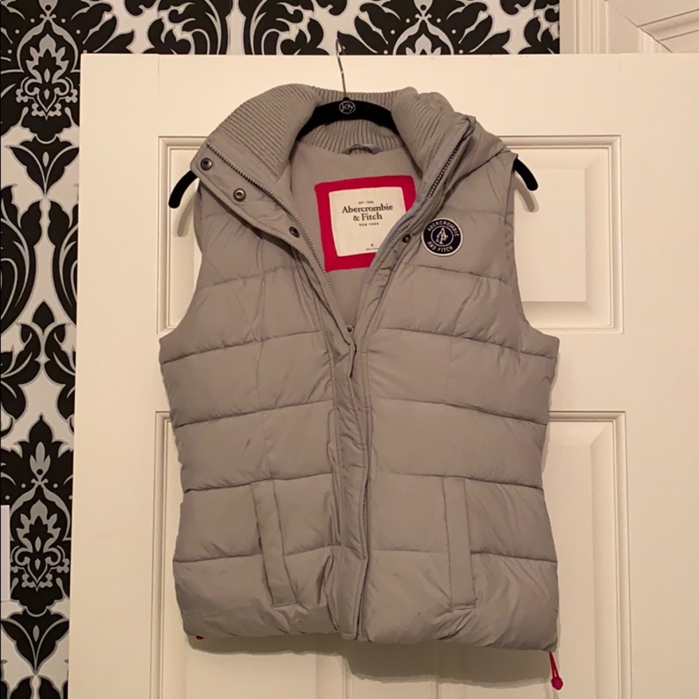 Abercrombie & Fitch Grey Puffer Vest
